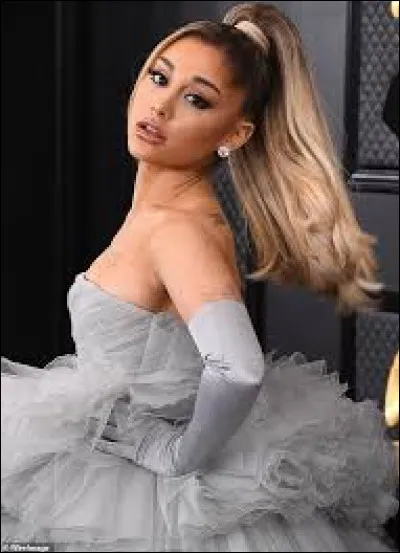 Comment se nomme le premier single extrait du nouvel album d'Ariana Grande ?