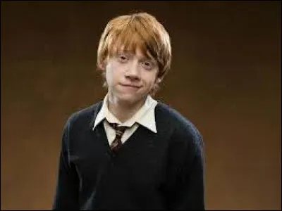 Avec qui sort Ronald dans HP6 ?