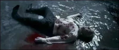 Quel est le sortilège qui sert à entailler quelqu'un à distance ?