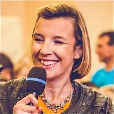 Qui est cette Julie, animatrice journaliste et animatrice de télévision française ?