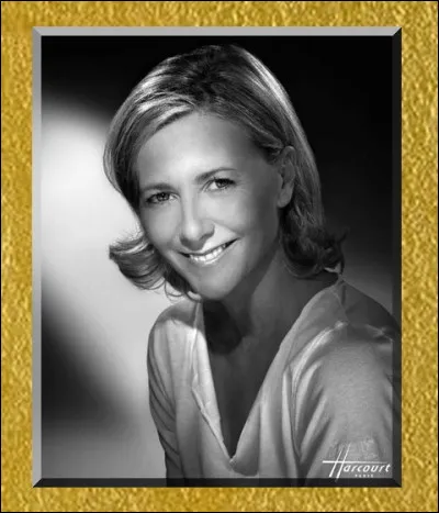 Sur quelle chaîne de télévision, Claire Chazal présente-t-elle "Passage des Arts " le magazine dédié à l'actualité de la culture ?