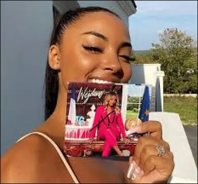 Comment s'appelle son premier album ?