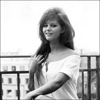 Quelle actrice apercevons-nous ici ?