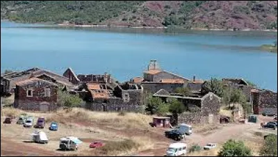 Je vous propose de rester en Occitanie et de partir à la découverte de Celles. Village en réhabilitation, au nord du lac de Salagou, il se situe dans le département ...
