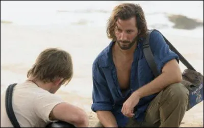 Dans quel ordre Desmond voit-il ses visions pour sauver Charlie à plusieurs reprises ?