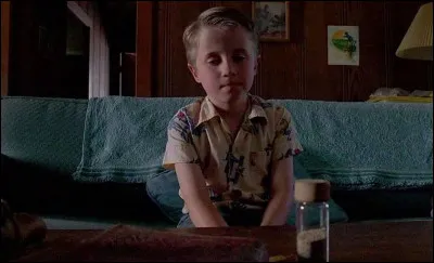 En étant enfant, qu'a dessiné John Locke quand il rencontre Richard ?