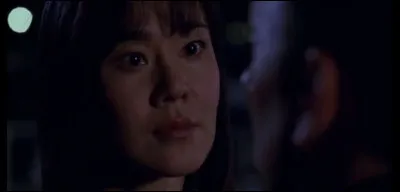 Après avoir quitté l'île, comment Sun a-t-elle trouvé l'alliance de Jin qui, lui, est resté sur l'île ?