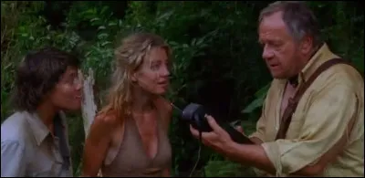 Qui discute avec Bernard pendant la séquence de la radio lors de la 2e saison ?