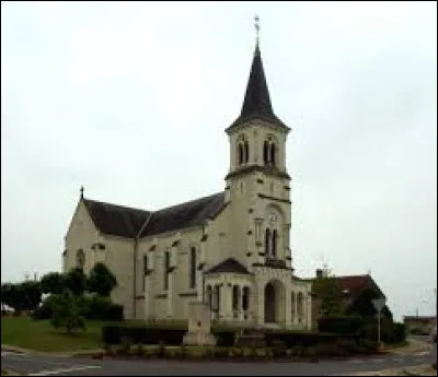 Nous terminons notre balade dans le Centre-Val-de-Loire à Varennes-sur-Fouzon. Commune de la région naturelle du Boischaut Nord, elle se trouve dans le département ...