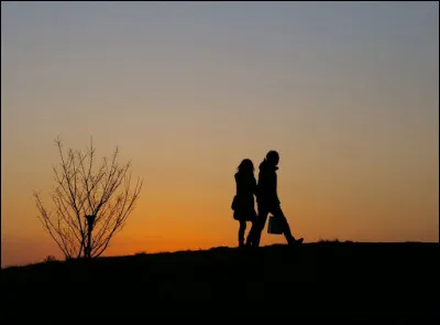 Si ton ou ta copine te demande de voyager et de tout laisser derrière, que fais-tu ?