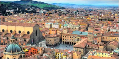 De quelle région d'Italie la Bologne est-elle le chef-lieu ?