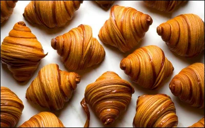 La boulangère a besoin de 200 croissants. Elle en a déjà préparé 175.
Combien de croissants doit-il encore fabriquer ?