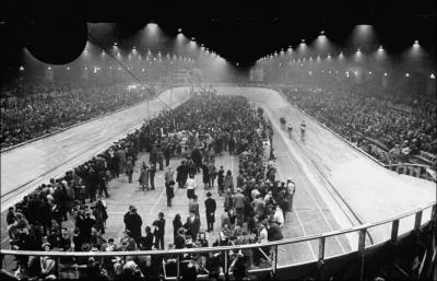 O sont parqus les Juifs pendant quelques jours aprs cette gigantesque opration ?