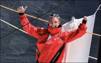 Et enfin quel skipper a une main en moins (un handicap de naissance) ?