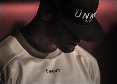 Je chante "Médicaments" avec Niska, j'ai actuellement 43 ans. Qui suis-je ?