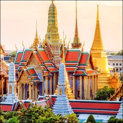 Dans quelle capitale asiatique se trouve le temple de Wat Pho ?