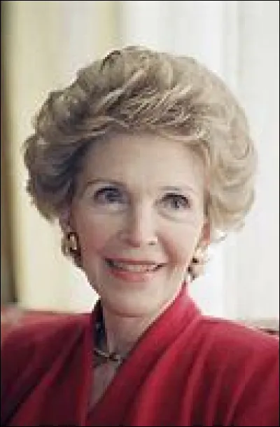 Quel est le prénom de l'épouse de feu le président Ronald Reagan, morte en 2016 ?