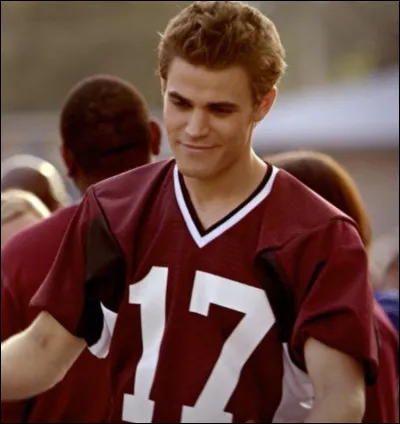 Quel est le numéro de Stefan dans l'équipe de football ?