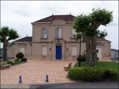 Nous sommes en Nouvelle-Aquitaine, à Omet. Commune de l'Entre-deux-Mers, dans le vignoble de Cadillac, elle se situe dans le département ...