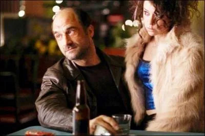 Il joue un flic-ripoux aux c�t�s de Woody Harrelson dans le film de justicer :