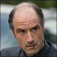 Dans Dommage Collateral il joue aux c�t�s de :