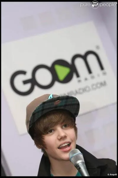 O vit t-il  prsent ?