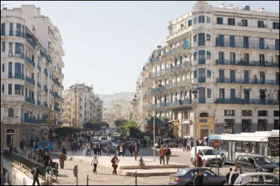 Quelle est la plus grande ville ? (en superficie )