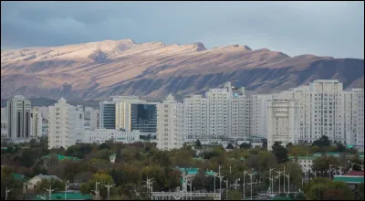 Laquelle ces villes ne se trouve pas au Kazakhstan ?