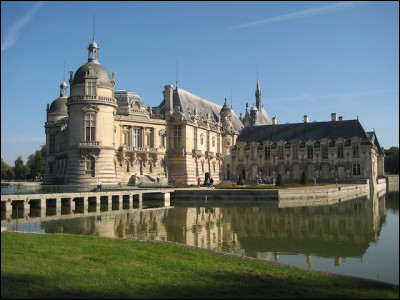 Le château de Chantilly accueille le musée Condé dans ses locaux.