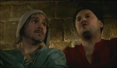 Dans l'pisode 'Les exploits', comment Karadoc corche-t-il la phrase : 'Vous nous utilisez contre notre gr pour arriver  vos fins ! ' ?