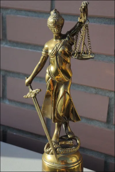 Que symbolise la balance ?