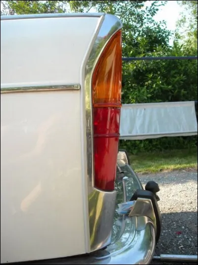 C'est souvent une erreur informatique, mais aussi un véhicule Peugeot. Lequel ?