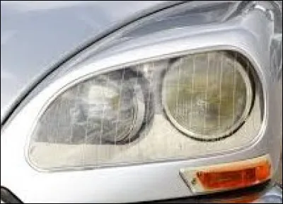 Quelle est l'origine de cette optique avant de la voiture préférée du général de Gaulle ?