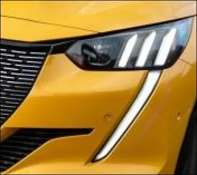 Ici, il s'agit de la nouvelle signature de l'optique avant de la...