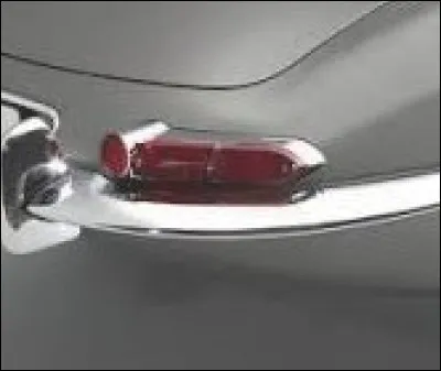 Quelle ligne distinguée pour cette belle auto des années 60 ! Laquelle ?