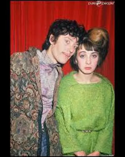 Complétez le titre de cette chanson : "Le Petit...