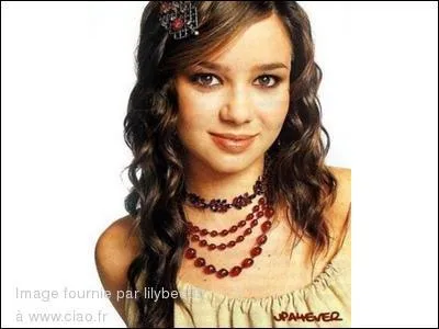 Avec qui est-elle sortie en 1er ?