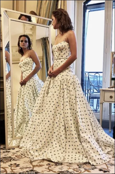 Comment s'appelle sa marque de vêtements pour adolescents ?