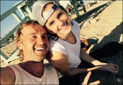 Est-elle en couple avec Tom Felton ?
