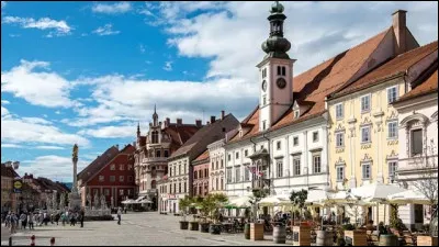 Ville de Slovénie, la deuxième du pays avec 100 000 habitants, traversée par la Drave :