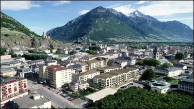 Ville suisse de 18 000 habitants du canton du Valais, située dans la vallée du Rhône :