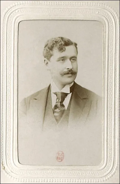 Quel surnom donna-t-il à son fils unique Frédéric ?