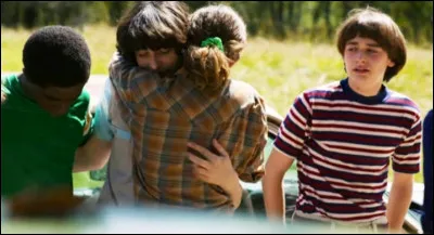 Par quelle famille est-elle recueillie à la fin de la saison 3 ?