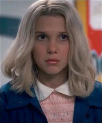 À qui appartenait la perruque blonde que Mike, Dustin et Lucas utilisent pour déguiser Onze ?