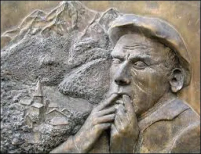 Dans quelle ancienne commune française les habitants communiquaient-ils à distance grâce à un langage sifflé ?