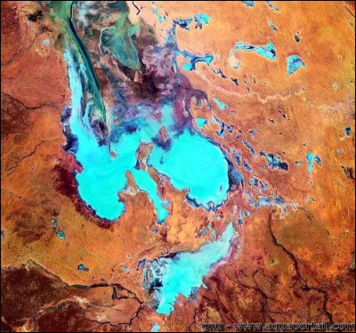 Le lac Eyre se situe en Australie.