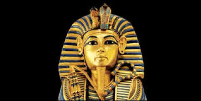 Quel célèbre pharaon est mort à l'âge de 19 ans ?