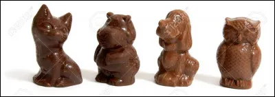 Il est le deuxième en partant de la gauche !