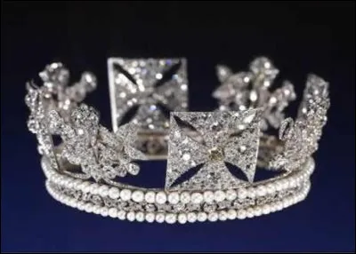 Dans le film "La Reine des Neiges", comment se nomme le renne d'Anna ?