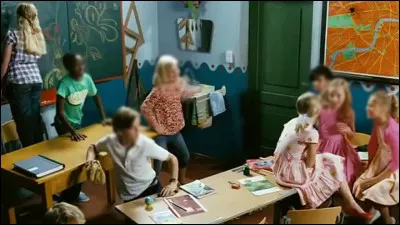 Vous avez envie de partager vos connaissances avec le jeune public ? Alors, pourquoi ne pas devenir professeur ? C'est donc la fili&egrave;re...